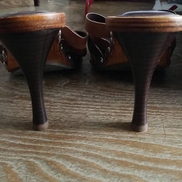 Never Worn Heeled Sandals - Picture 4 of 6